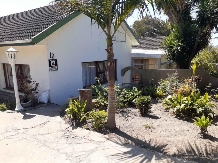 6 Bedroom Property for Sale in Haven Hills North Eastern Cape